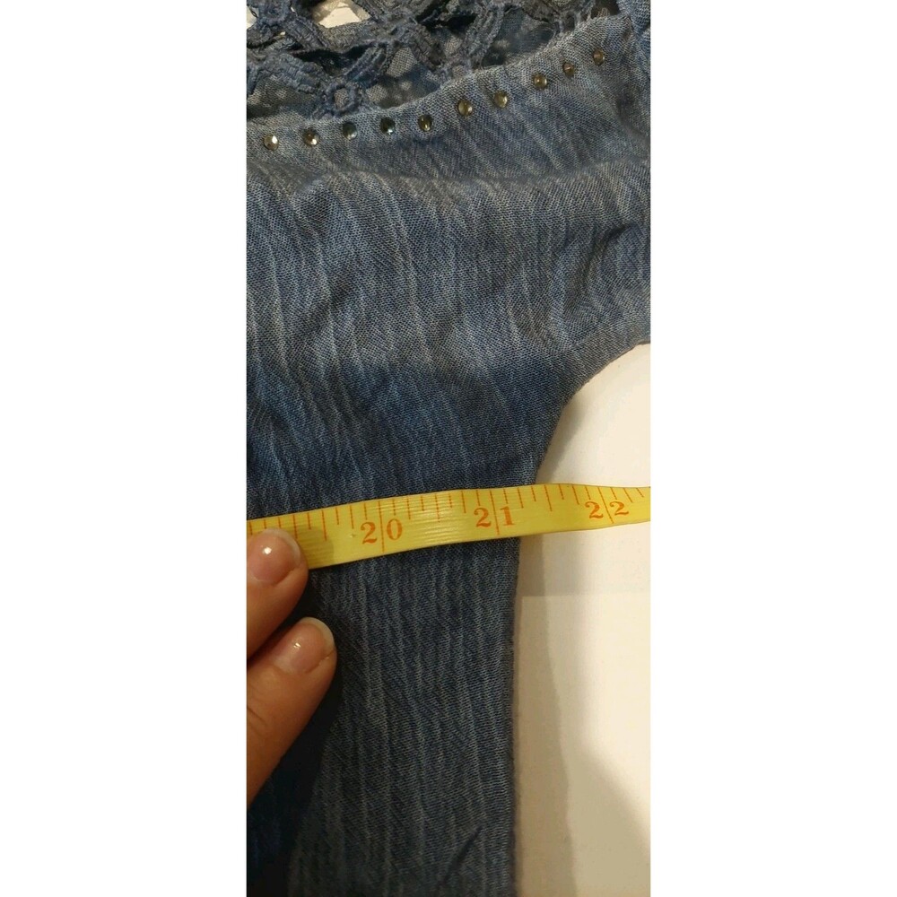 Chico's Women's Size 1 Blouse Top Blue Crochet Short Sleeve - Picture 8 of 9